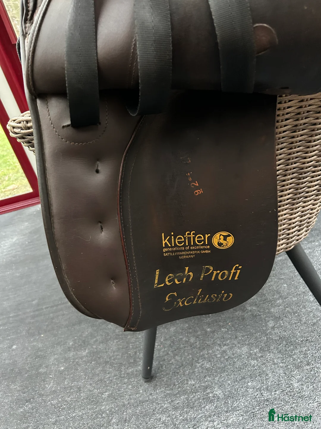 Sadlar hästutrustning till salu: Kieffer dressyrsadel Brun i Kungsängen - Annons 4