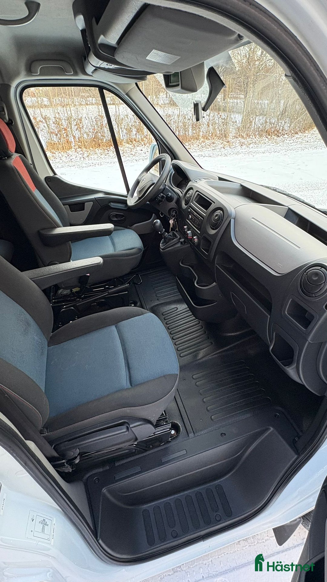 Hästlastbilar  fordon & transport till salu: 5-sitsig Theault Proteo STUTERI hästlastbil  i Stockholm - Annons 9