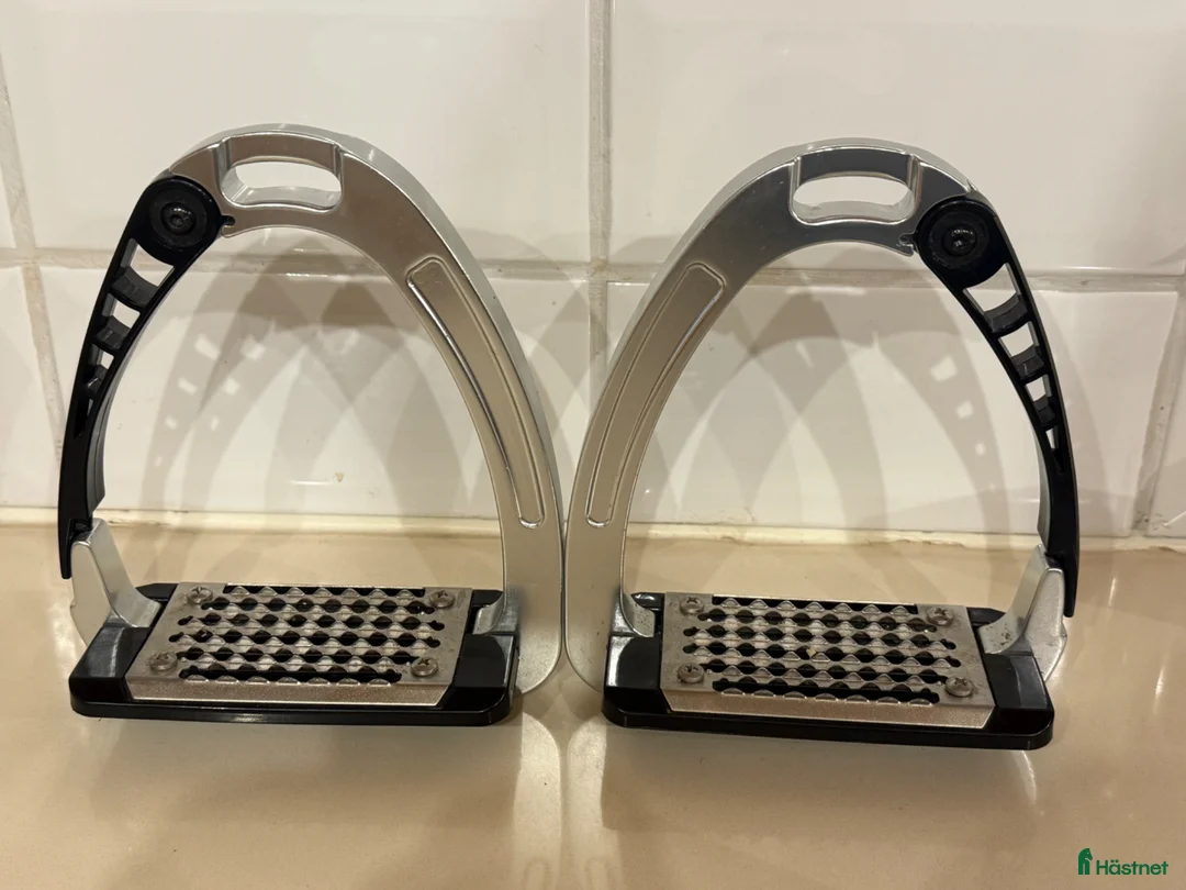 Stigbyglar hästutrustning till salu: Acavallo  - Annons 1