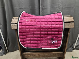 Schabrak & Vojlockar hästutrustning till salu: Schabrak, full, Eskadron i Gällivare - Annons 24