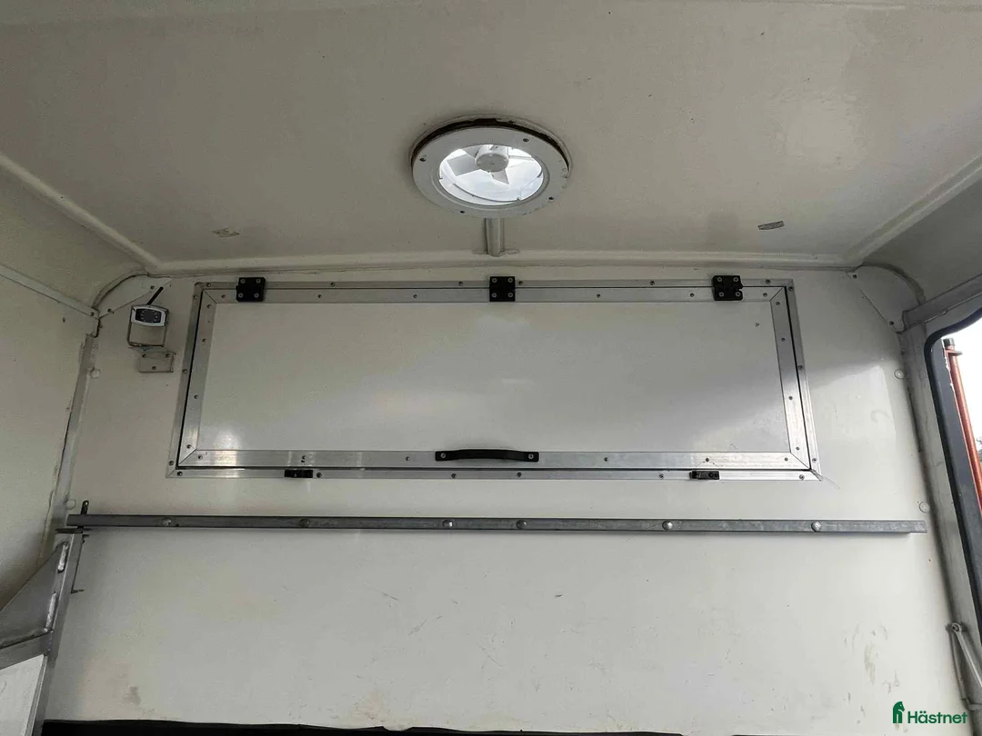 Hästlastbilar  fordon & transport till salu: Fin 3-sitsig hästlastbil med säkerhetslösning i Löderup - Annons 7