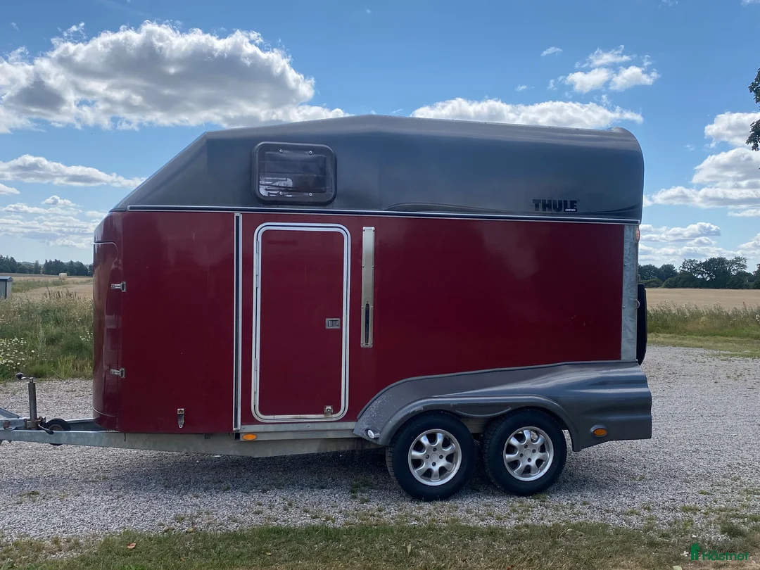 Hästtransporter  fordon & transport till salu: Thule Premium 200 - Annons 3