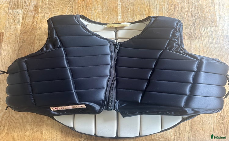 Säkerhetsvästar ryttarutrustning till salu i Åkersberga - Annons 17