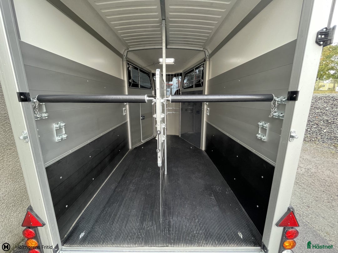 Hästtransporter  fordon & transport till salu: Släp för 2 stora hästar i Västervik - Annons 11