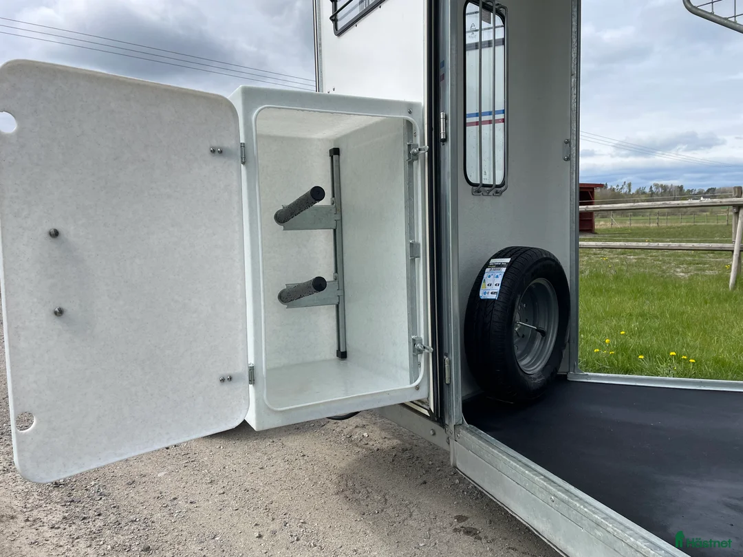 Hästtransporter  fordon & transport till salu: Fautras Provan Premium -21 i Sorunda - Annons 4