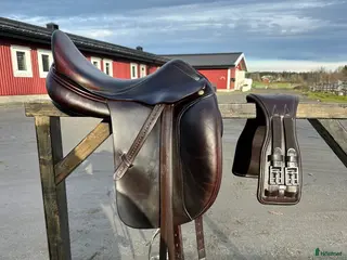 Sadlar hästutrustning Amerigo Classic 17 | +0,5 i bom i Askim - Annons 2