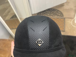 Hjälmar ryttarutrustning till salu: Fin och säker hjälm i Kalmar - Annons 24