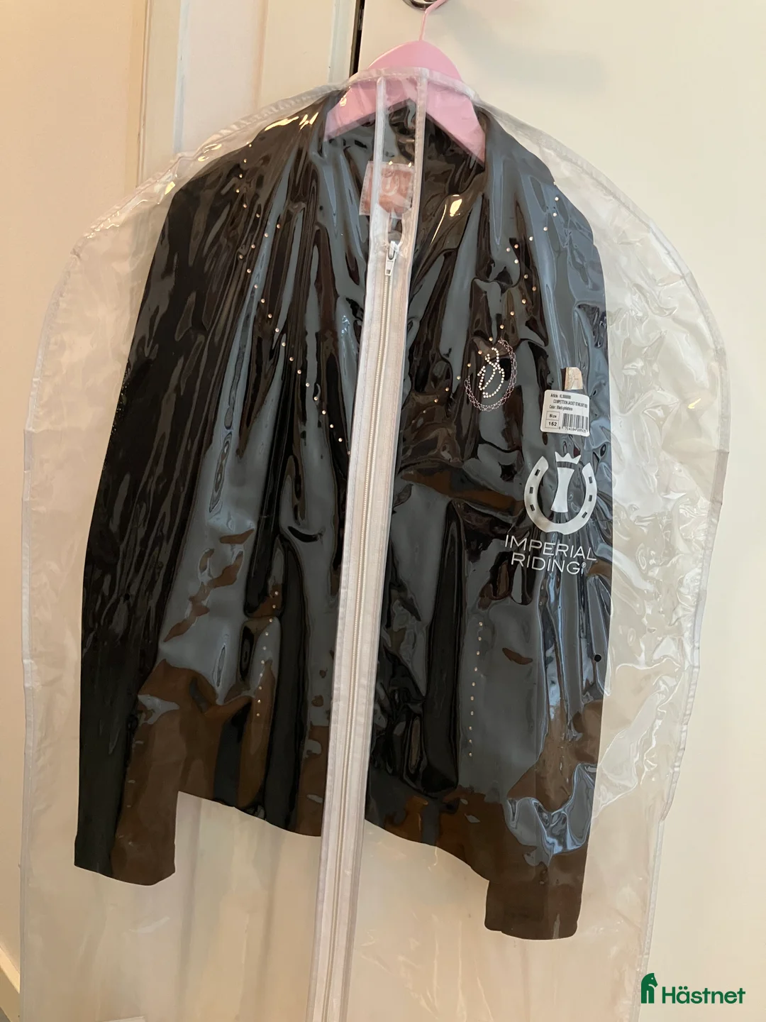 Jackor & Kavajer ryttarutrustning till salu: Tävlingskavaj stl. 152 i Täby - Annons 3