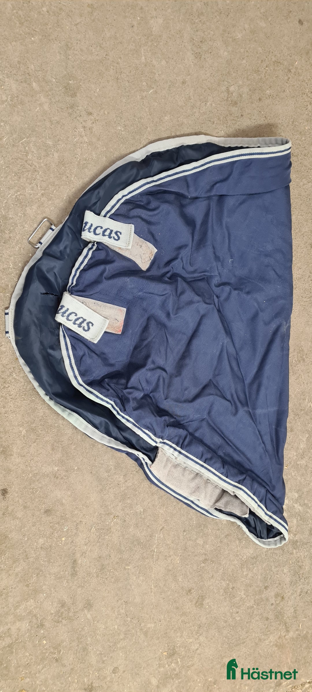 Täcken hästutrustning till salu: Halstäcke  i Örsundsbro - Annons 1