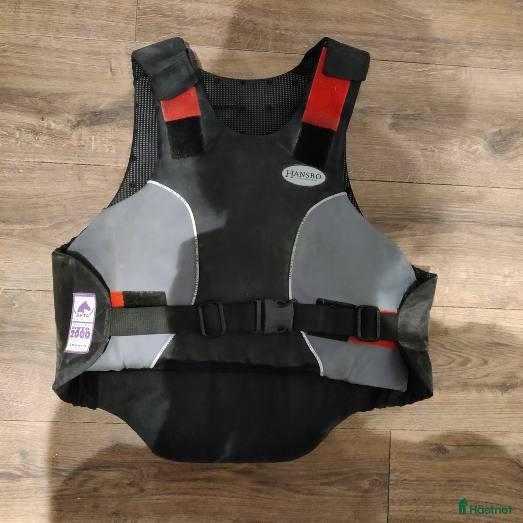 Säkerhetsvästar ryttarutrustning till salu: Säkerhetsväst i Järpen - Annons 1