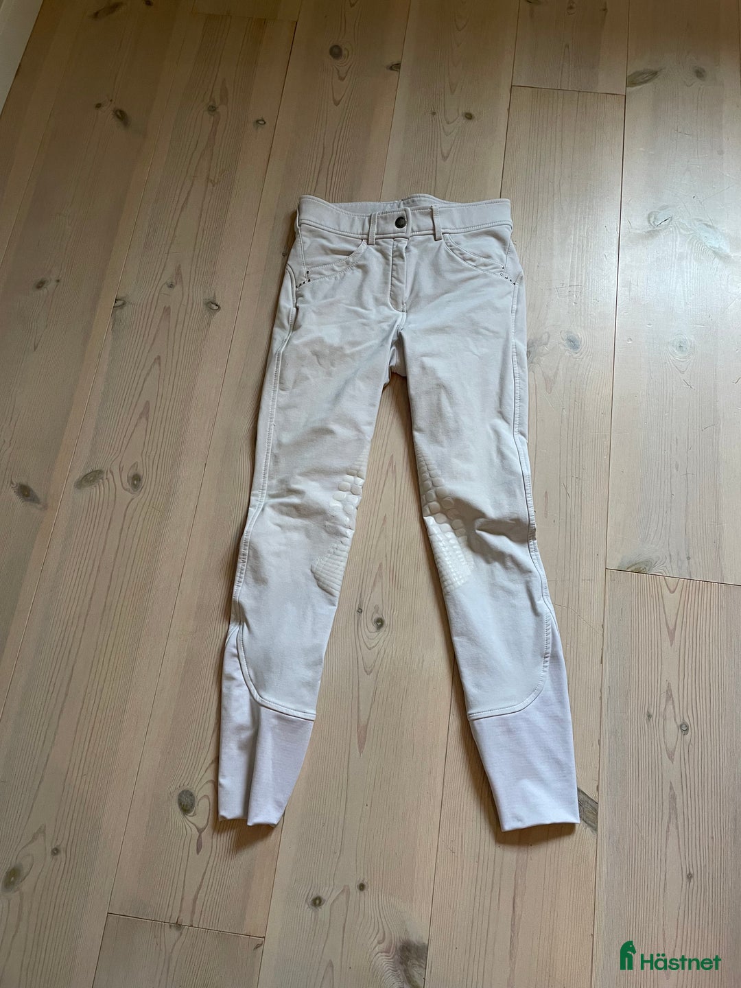 Ridbyxor ryttarutrustning till salu: Vita ridbyxor i Enskede - Annons 1