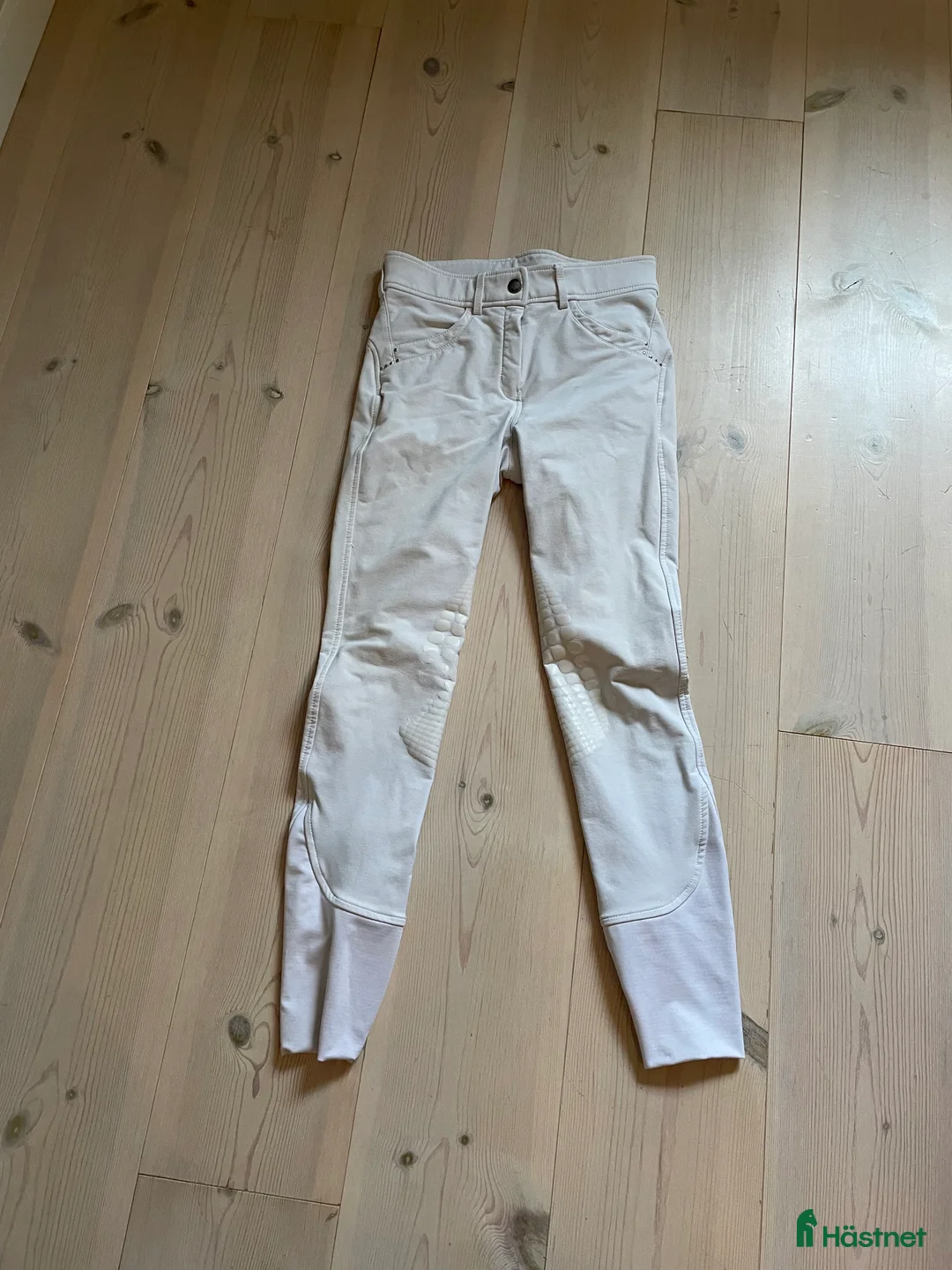 Ridbyxor ryttarutrustning till salu: Vita ridbyxor i Enskede - Annons 1