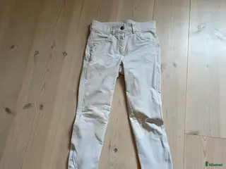 Ridbyxor ryttarutrustning till salu: Vita ridbyxor i Enskede - Annons 1