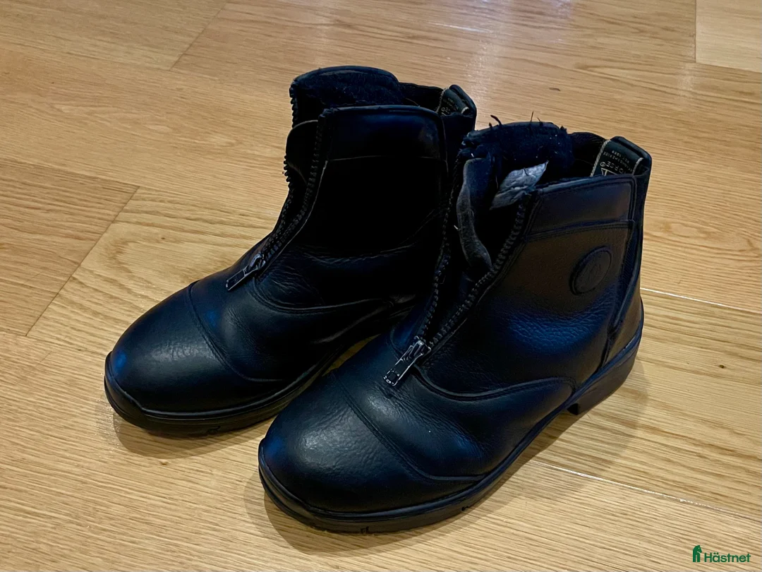 Övrigt Ridkläder ryttarutrustning till salu: Vinterridset till barn / ungdom stl ca 146/152 i Östersund - Annons 5