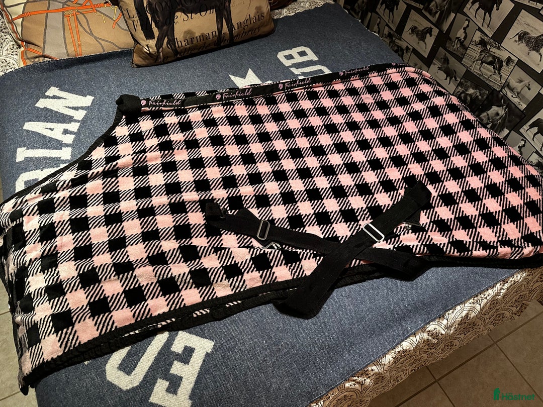 Täcken hästutrustning till salu: Teddy Fleece täcke  i Sigtuna - Annons 1