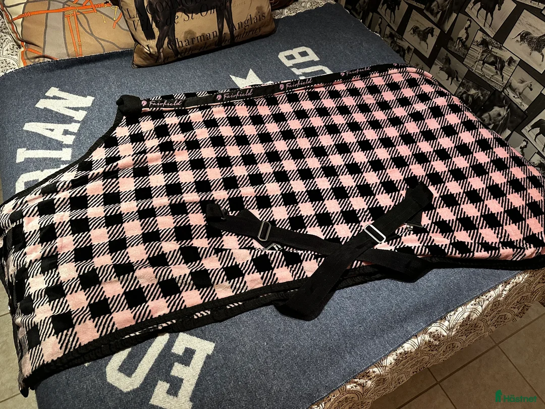 Täcken hästutrustning till salu: Teddy Fleece täcke  i Sigtuna - Annons 1