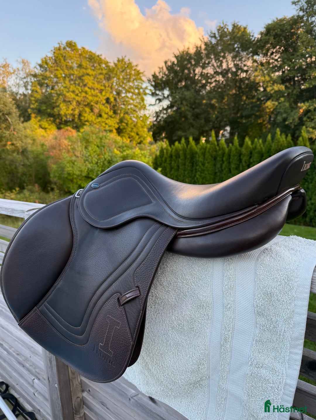 Sadlar hästutrustning till salu: Ikonic Evolution hoppsadel i Täby - Annons 2