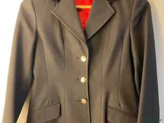 Jackor & Kavajer ryttarutrustning till salu: Tävlingskavaj i Jönköping - Annons 1