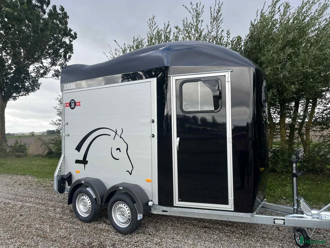 Hästtransporter  fordon & transport till salu: En lyxig 1,5 -hästars vagn i aluminium - Annons 2