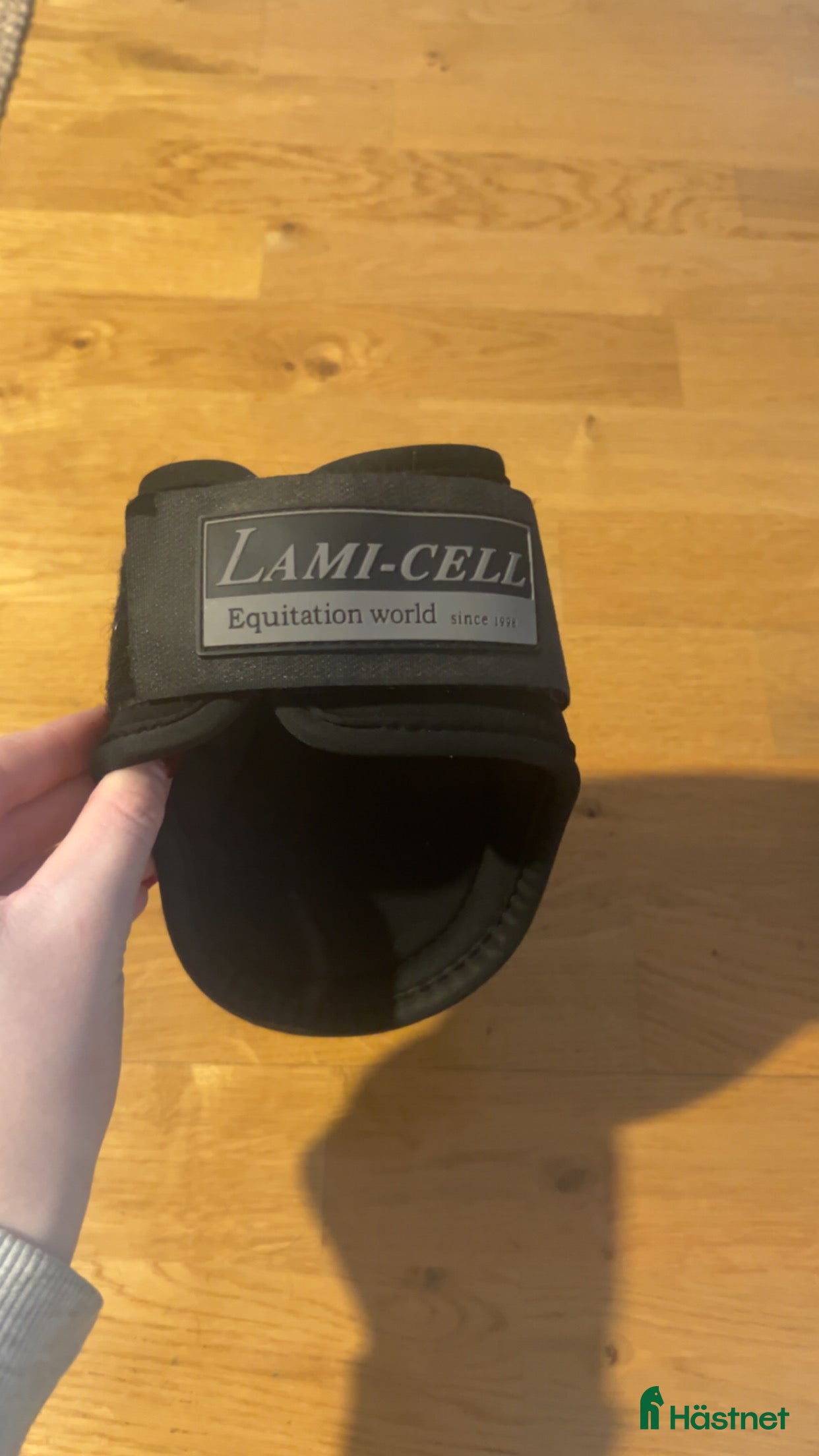 Benskydd hästutrustning Lamicell bakbenskydd i Norrköping - Annons 24