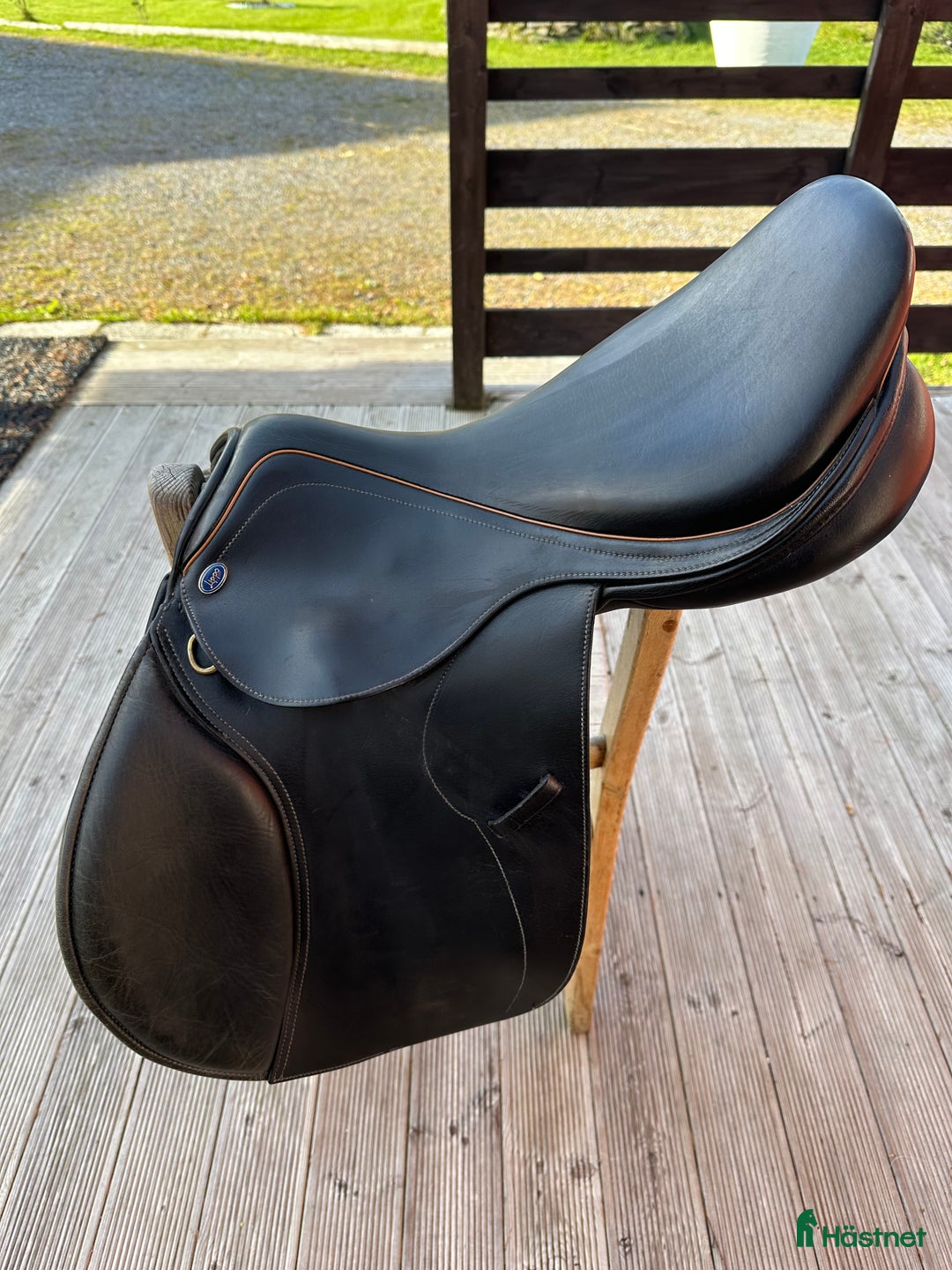 Sadlar hästutrustning till salu: Lippo Fazzino hoppsaddel 17’ MW i Årjäng - Annons 1
