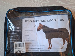 Täcken hästutrustning till salu: Lippo Supreme Plus Svart i strl 140 0gram 1200Den i Drottningholm - Annons 6
