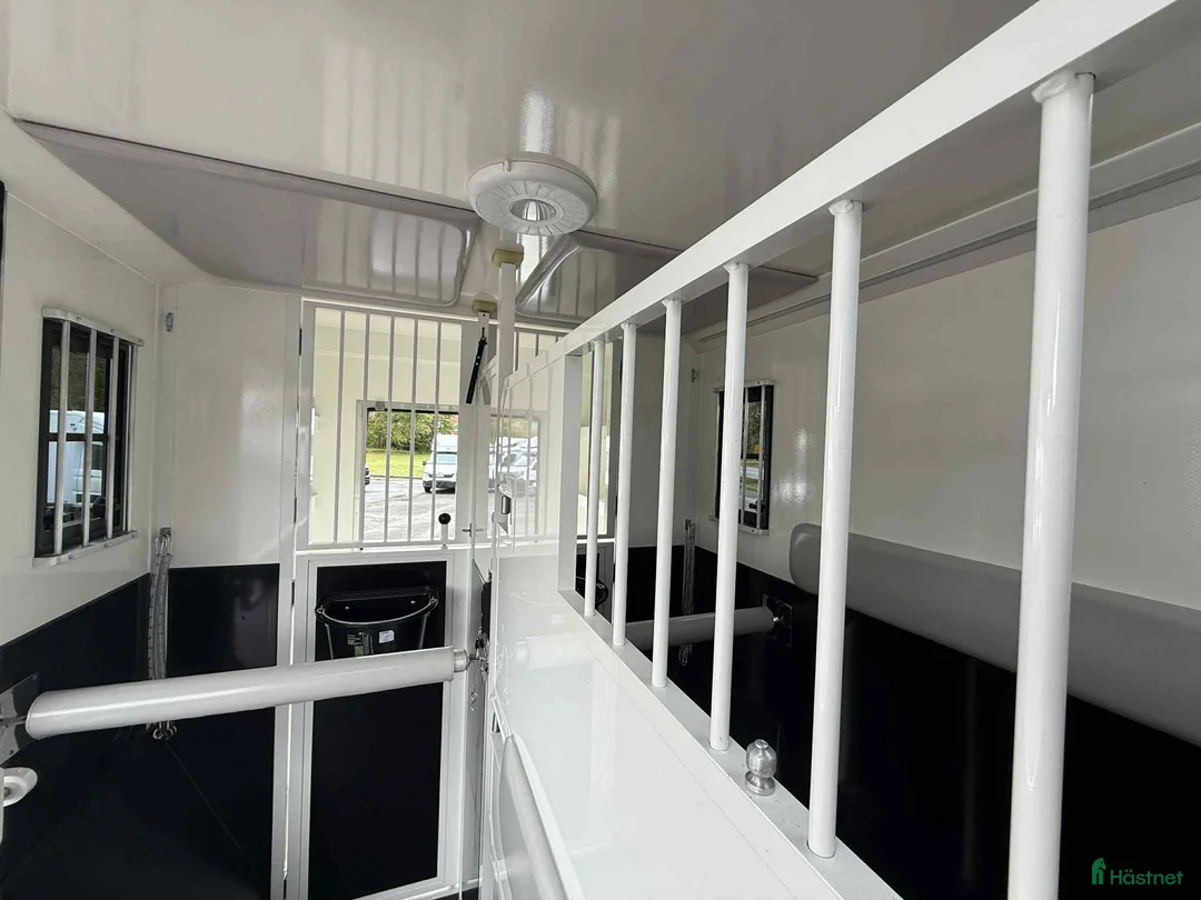 Hästlastbilar  fordon & transport till salu: NORDIC HORSE 5 STUTERI *HÖG LASTVIKT* i Köping - Annons 9