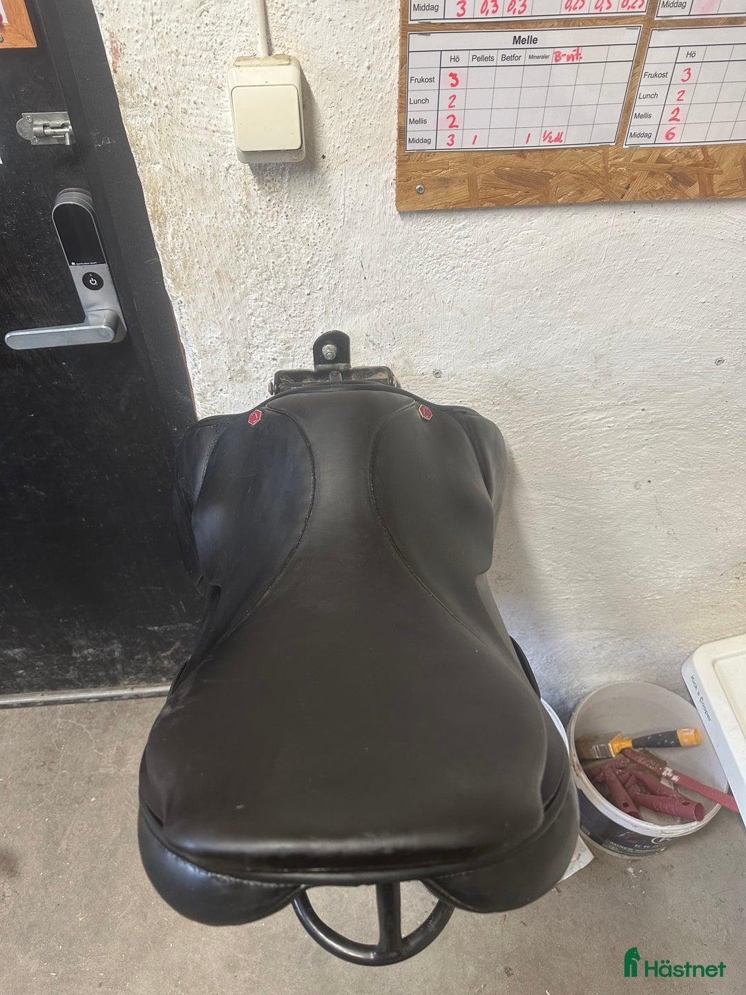 Sadlar hästutrustning till salu:  Albion legend hoppsadel 17tum  i Örebro - Annons 4