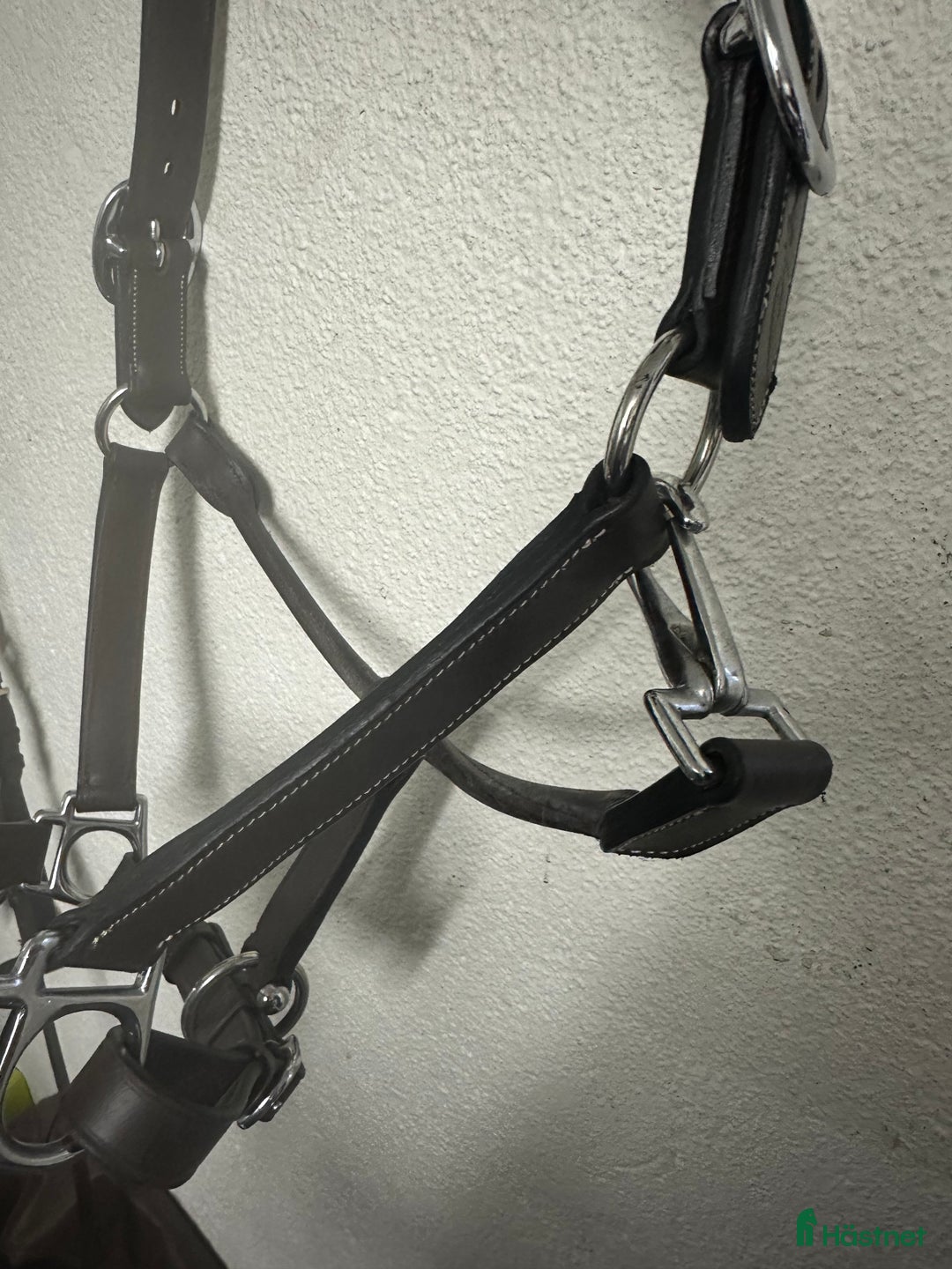 Övrig Hästutrustning hästutrustning till salu: Brun lädergrimma Dyon COB i Kinna - Annons 3