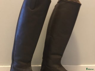 Ridstövlar ryttarutrustning till salu: Oanvända bruna läderridstövlar i Töllsjö - Annons 4