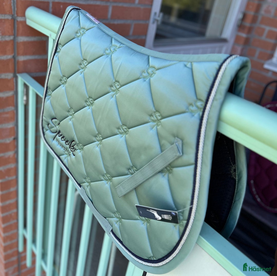 Schabrak & Vojlockar hästutrustning till salu: Spooks schabrak Gloria, FULL i Huskvarna - Annons 2