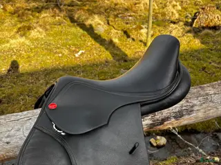 Sadlar hästutrustning Robin Hood knights elite 15” - Annons 1