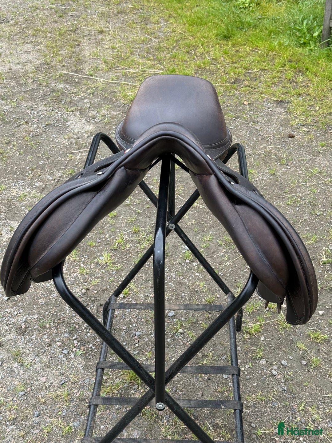 Sadlar hästutrustning till salu: Jätte fin sadel till salu i Fjärås - Annons 3