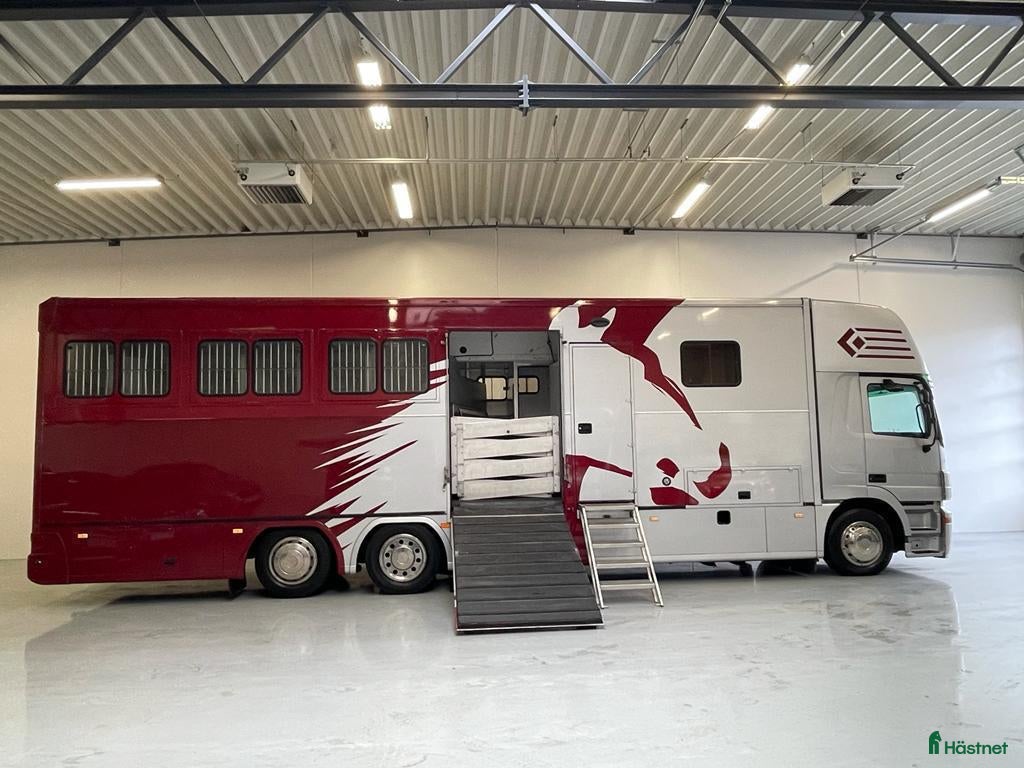 Hästlastbilar  fordon & transport till salu: Bra bruksbil för dig med många hästar i Kungsängen - Annons 2