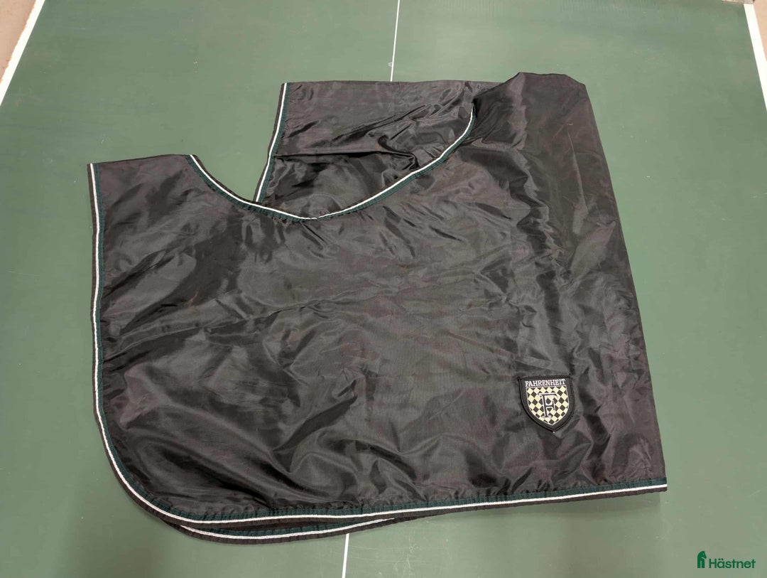 Täcken hästutrustning till salu: Diverse täcken i storlek 145 i Staffanstorp - Annons 5