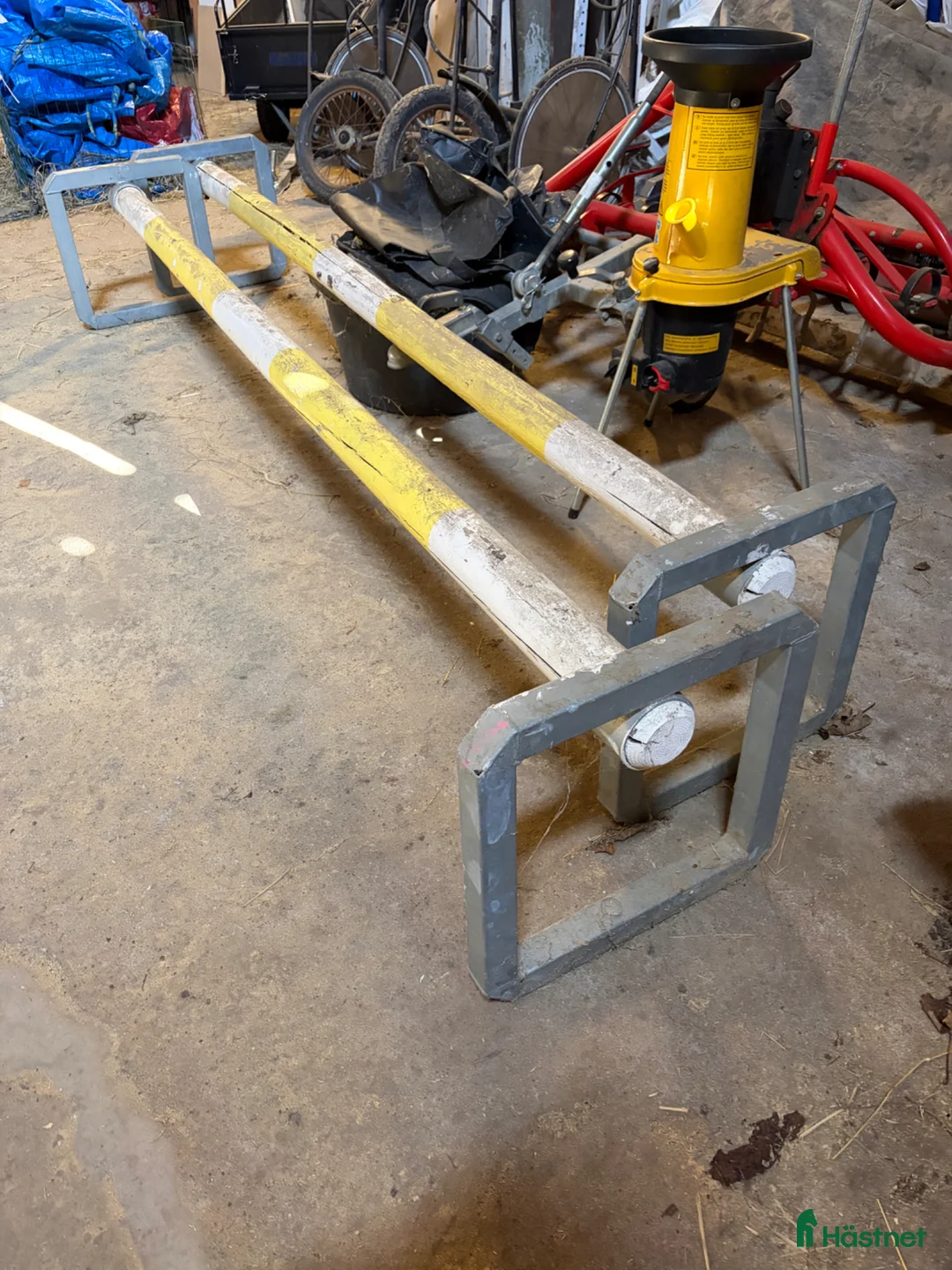 Övrig utrustning övrig utrustning till salu: Kompletta hopphinder och cavaletti - Annons 1