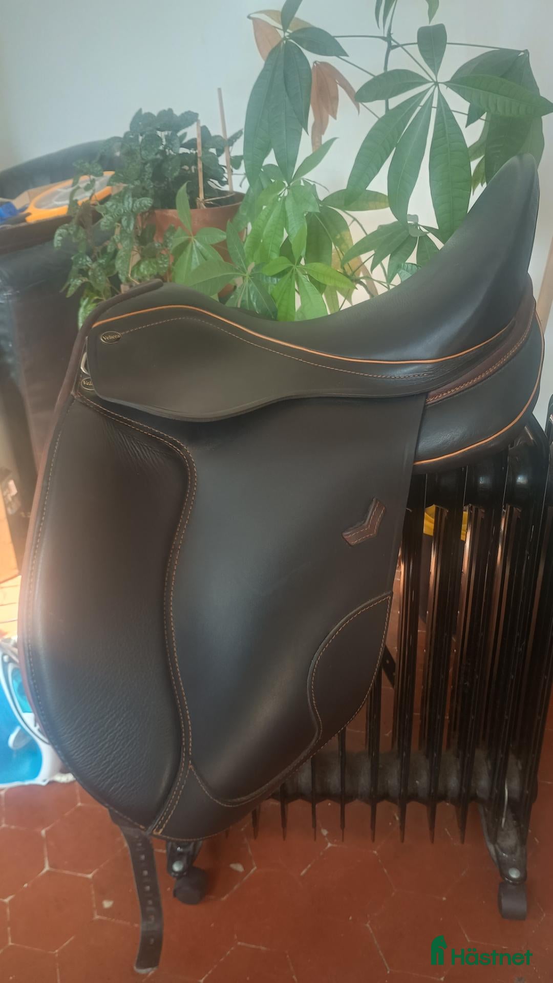 Sadlar hästutrustning till salu: Dressage short and wide. Adjustable tree - Annons 2