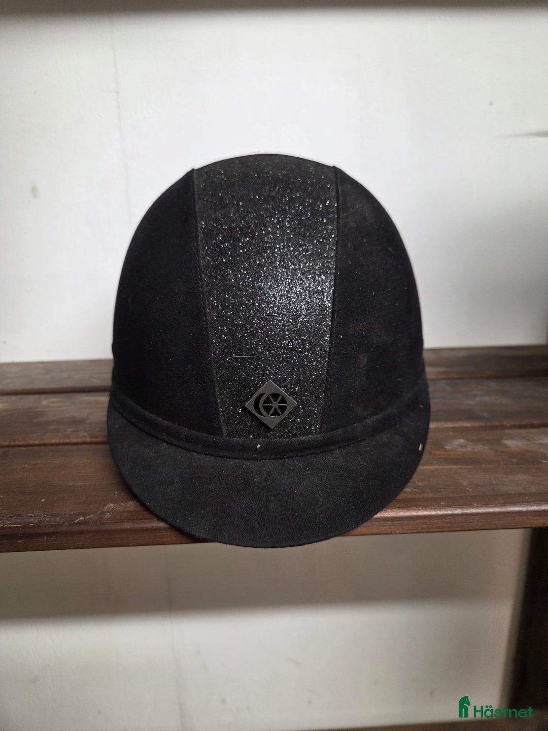 Hjälmar ryttarutrustning till salu: Charles Owen yr8 i Åmål - Annons 1