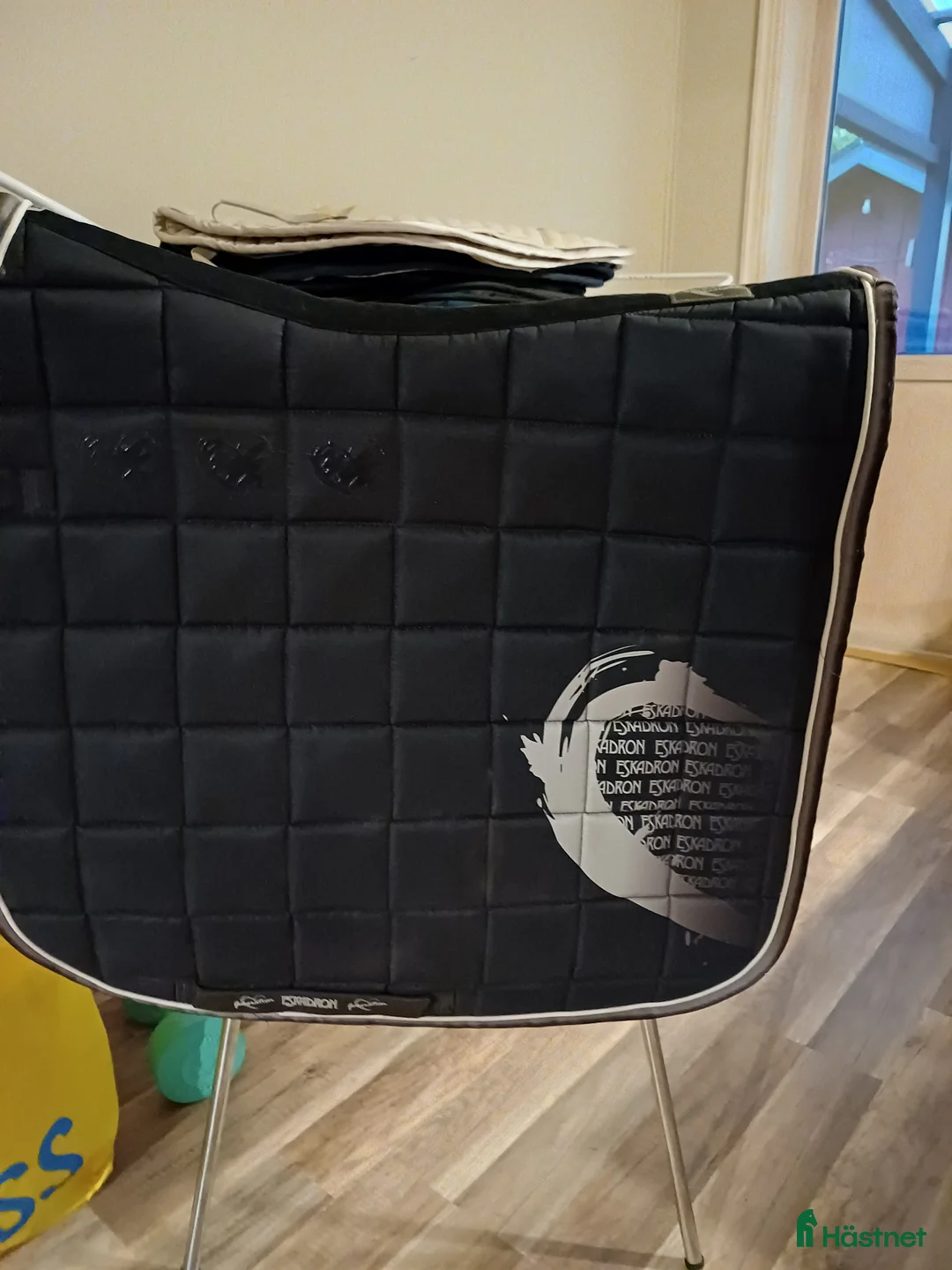 Schabrak & Vojlockar hästutrustning till salu: Nya eskadron shabrak  - Annons 2