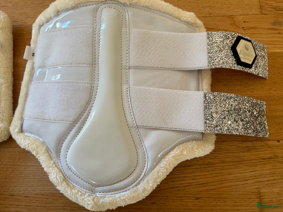 Benskydd hästutrustning till salu: Equito Vita skydd, S  i Värmdö - Annons 3
