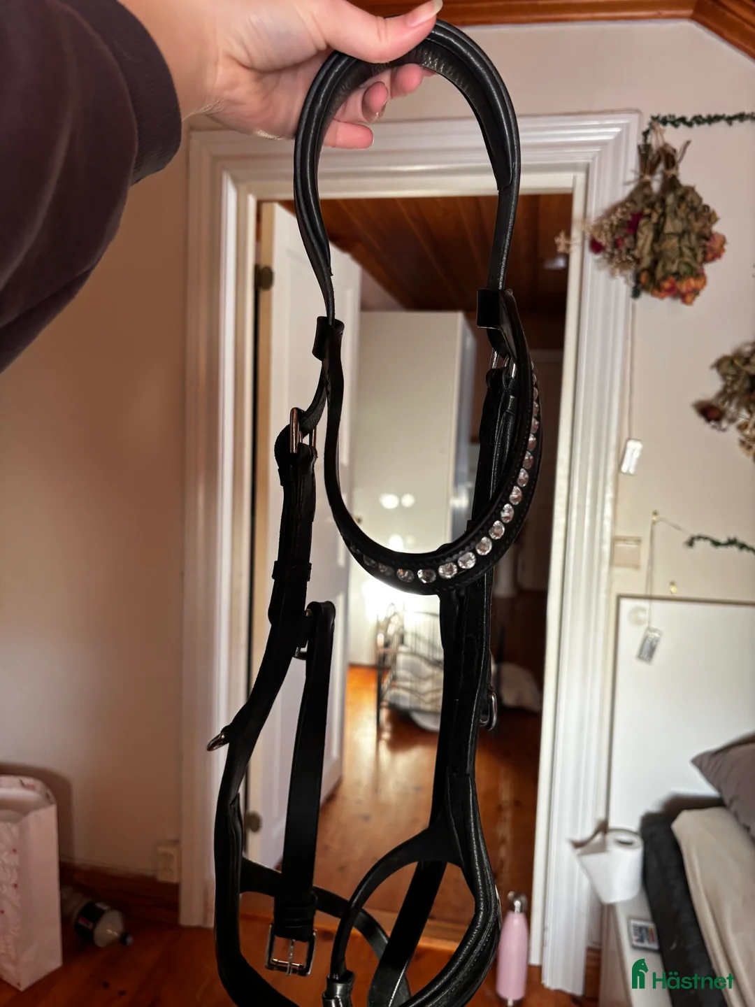 Träns hästutrustning till salu: Fint träns med lakknosgrimma i Indal - Annons 4