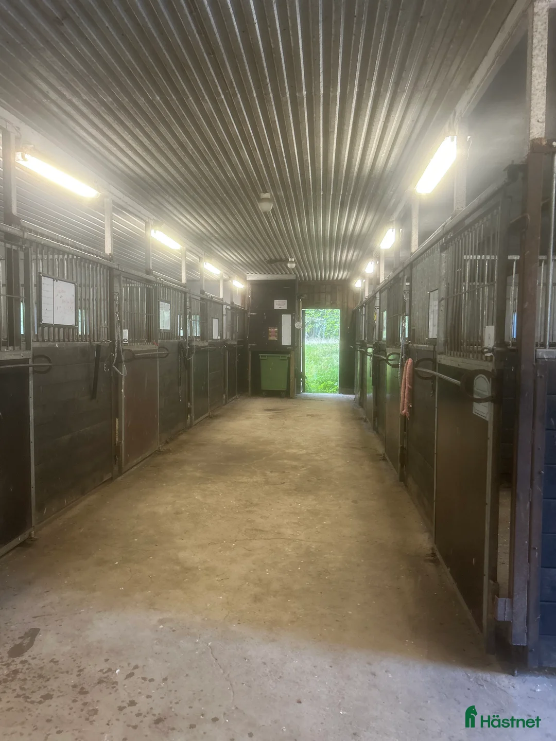  stallplats finnes: Charmigt stall med 9 boxar uthyres i Ågesta - Annons 2