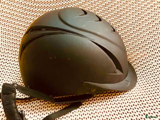 Hjälmar ryttarutrustning till salu: Hjälm Nyskick i Landskrona - Annons 5