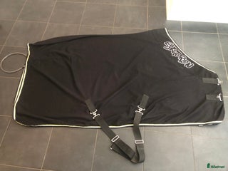 Täcken hästutrustning till salu: Stalltäcke i Härryda - Annons 6