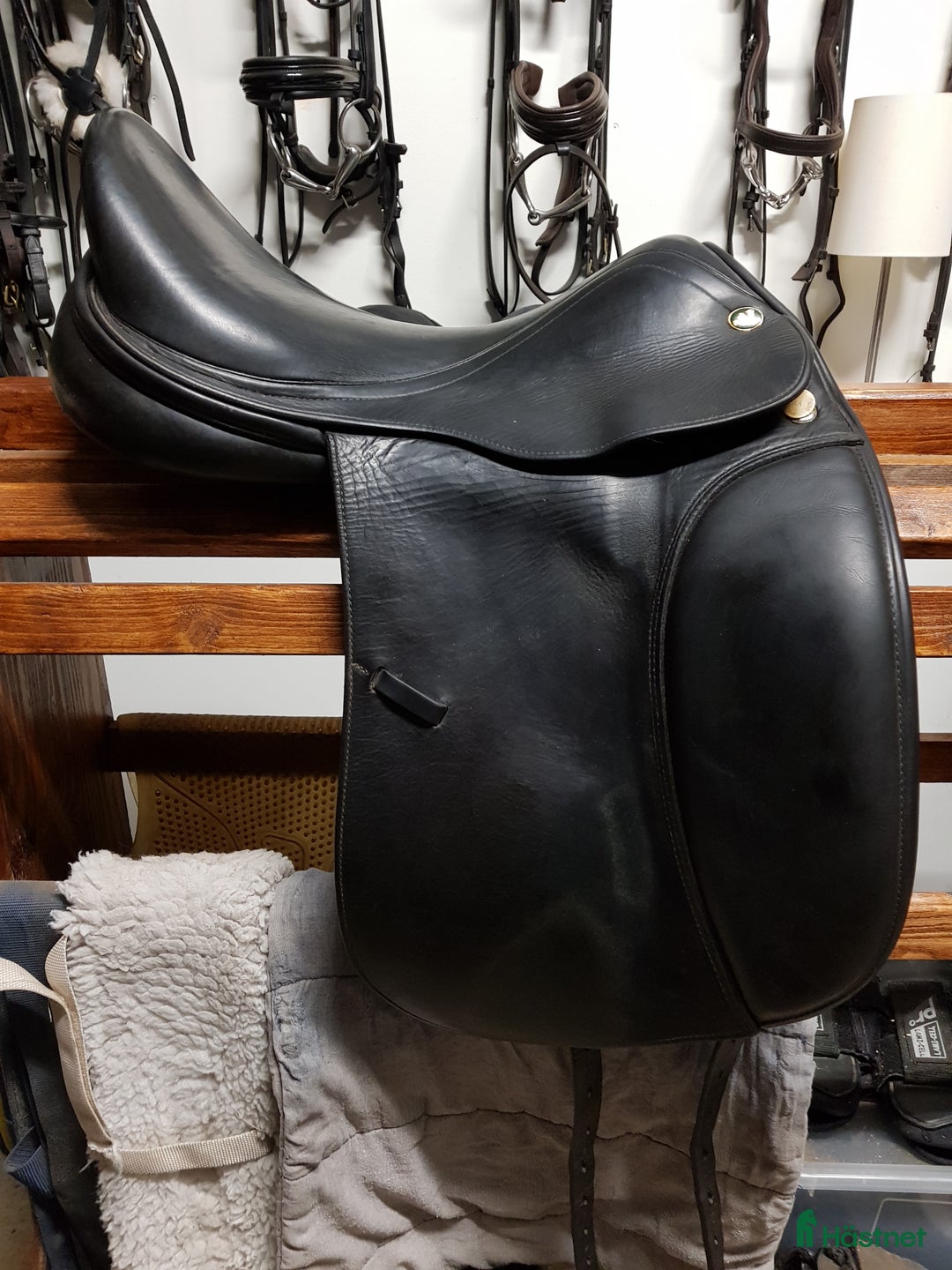 Sadlar hästutrustning till salu: Prestige Venus i Vreta Kloster - Annons 1