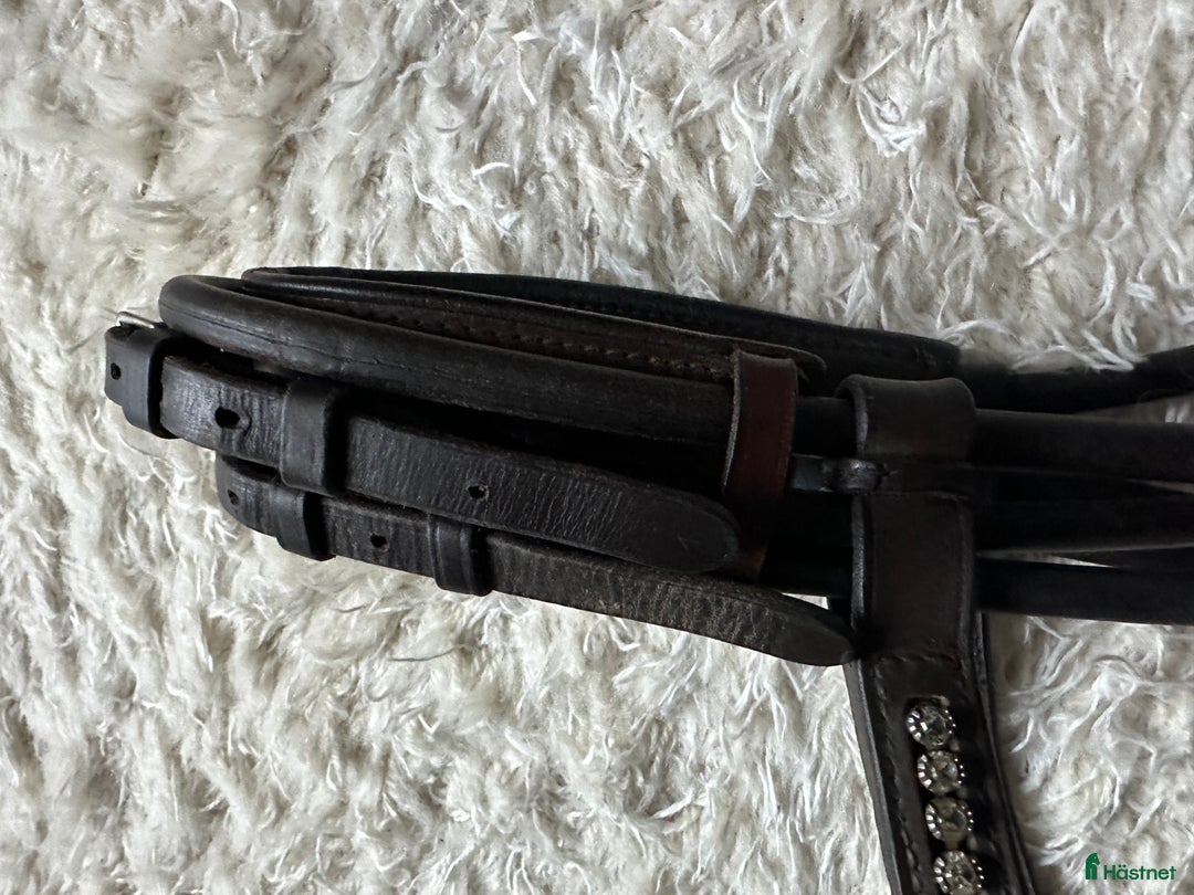 Träns hästutrustning till salu: Otto Schumacher - brunt rundsytt träns i Stockholm - Annons 4