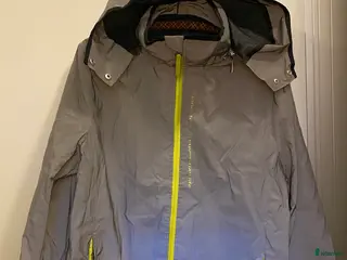 Jackor & Kavajer ryttarutrustning till salu: Prissänkt Praktisk reflexregnjacka - Annons 3