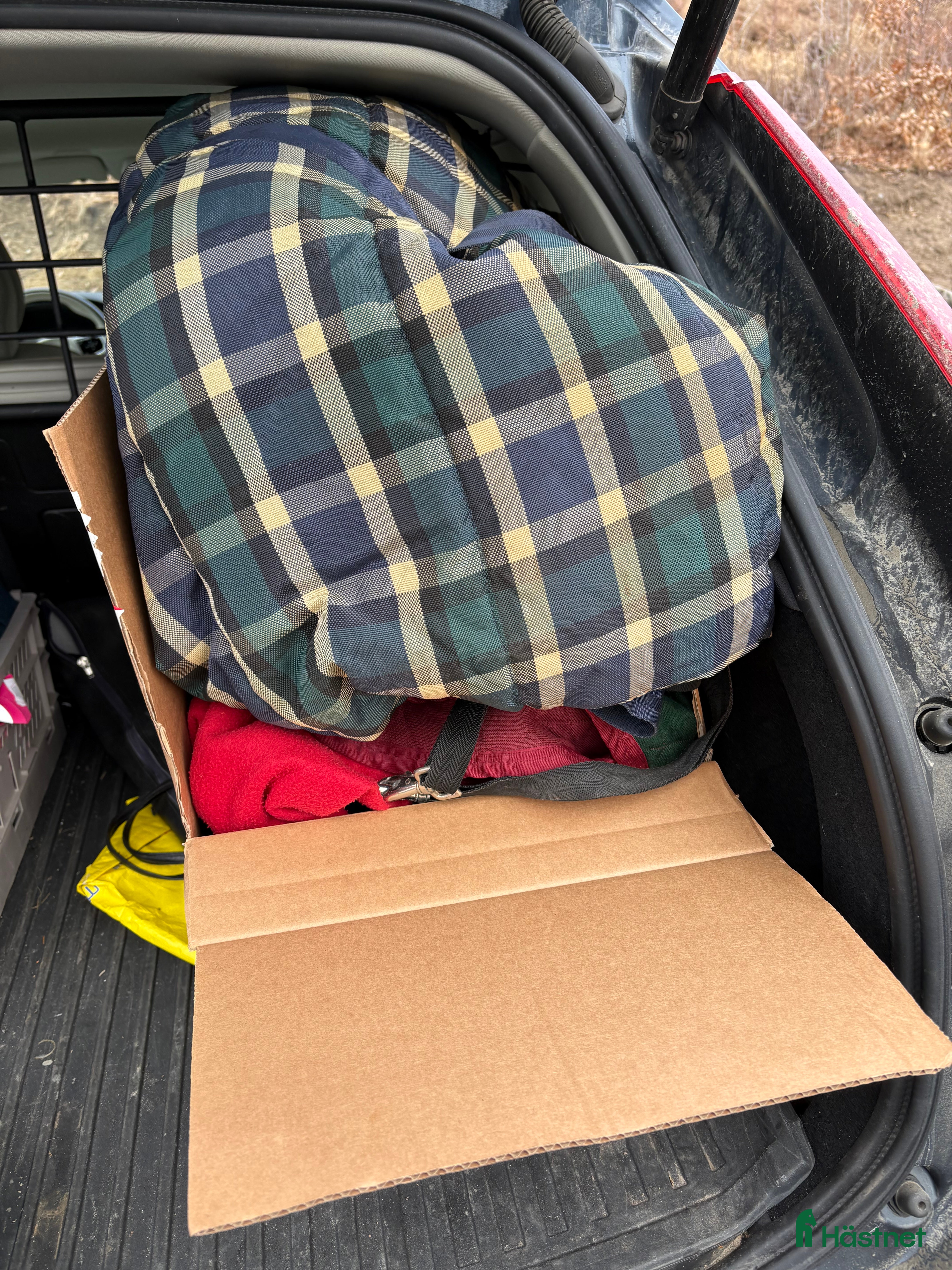 Täcken hästutrustning till salu: Stalltäcke stl 145 i Vikbolandet - Annons 2