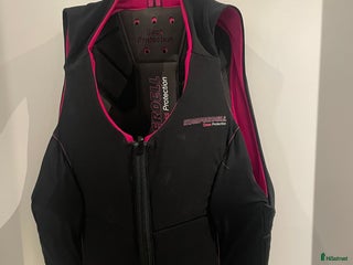 Säkerhetsvästar ryttarutrustning till salu: Ryggskydd Komperdell i Luleå - Annons 1