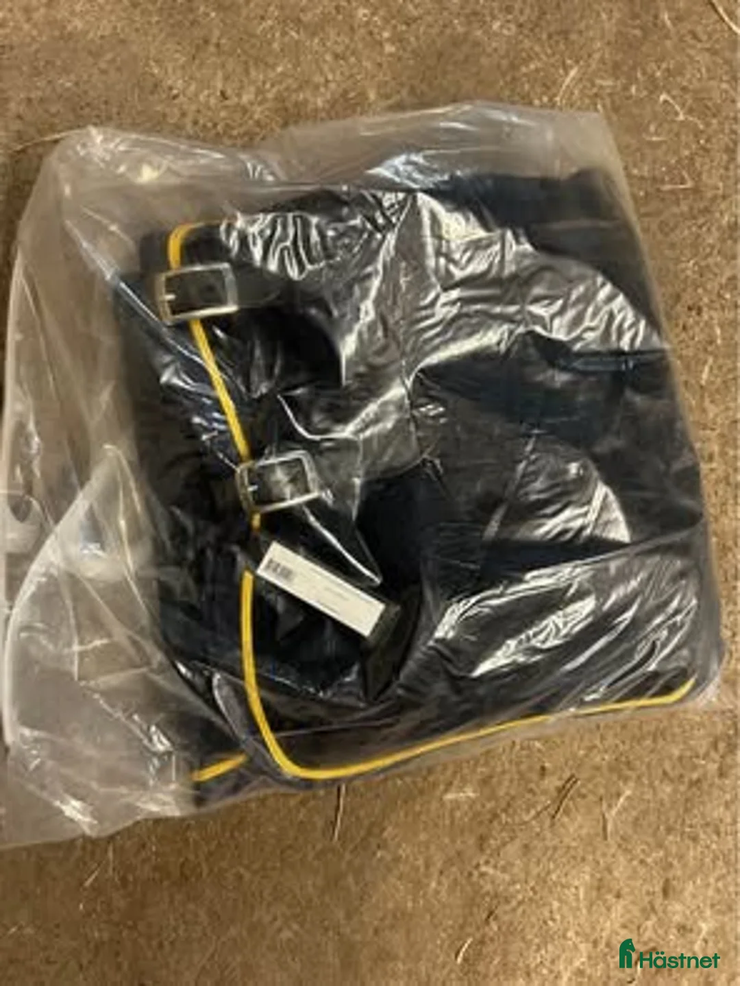 Täcken hästutrustning till salu: Ylletäcke NYA i Ockelbo - Annons 3